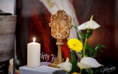Wprowadzenie relikwii św. Jana Pawła II do kościoła klasztornego